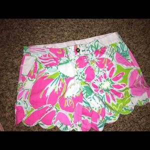 Lilly Pulitzer scalloped shorts!